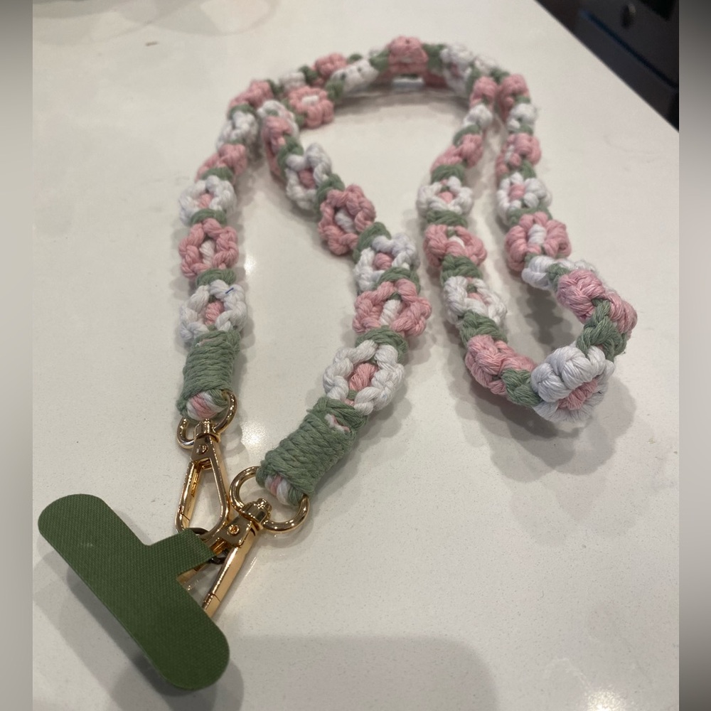 Embroidered daisy crossbody phone carrying chain. - Picture 3 of 3